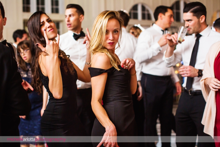 guests dancing to Craig Scott entertainment music at Ryland inn nj wedding reception