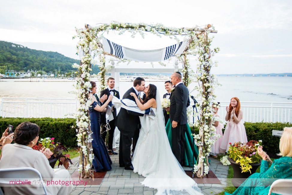 View on the Hudson NY outdoor wedding ceremony along Hudson river