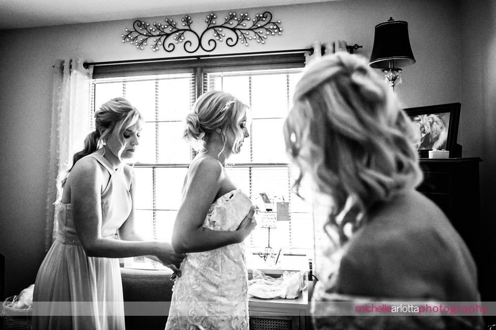 Crystal Point Yacht Club bride prep