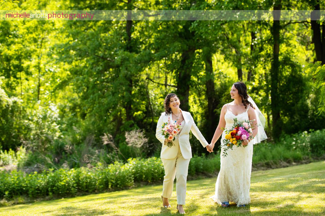 two brides at Garvan's Gastropub Hudson Valley wedding